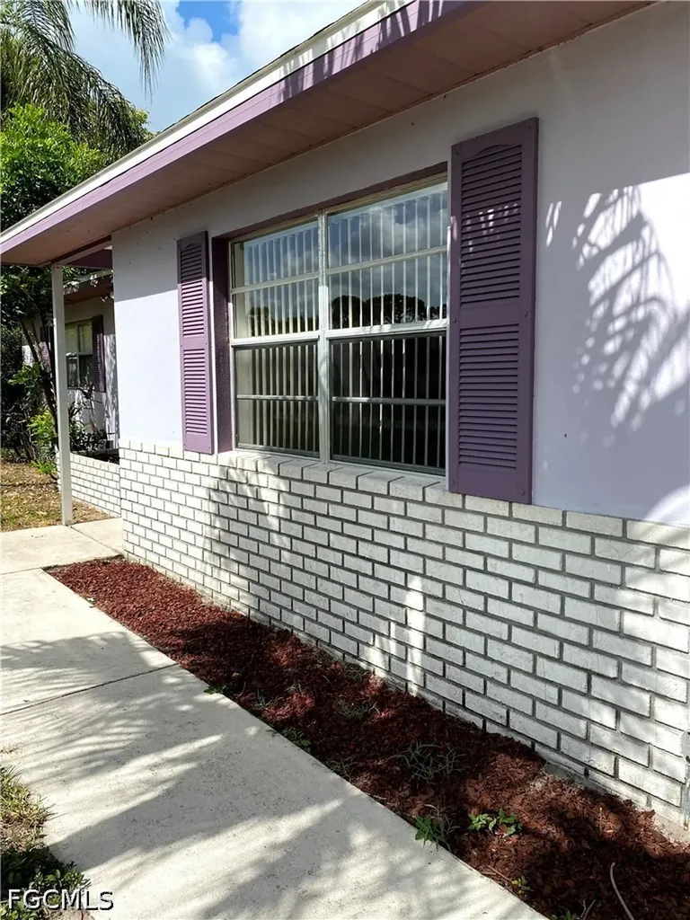 17 Illinois Road Lehigh Acres FL 33936