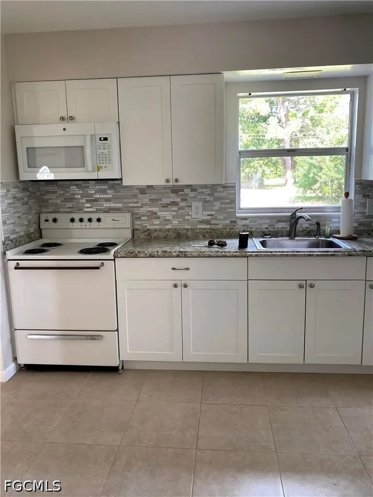 17 Illinois Road Lehigh Acres FL 33936
