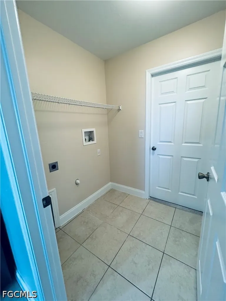 1140 NW 1st Avenue Cape Coral FL 33993