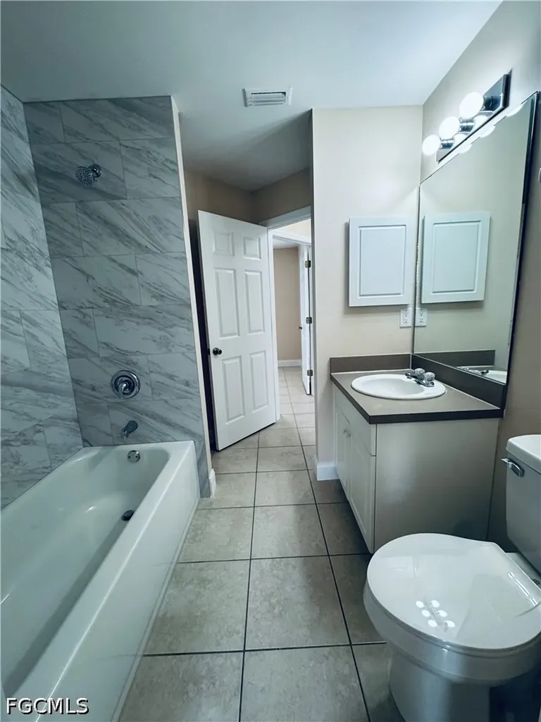1140 NW 1st Avenue Cape Coral FL 33993