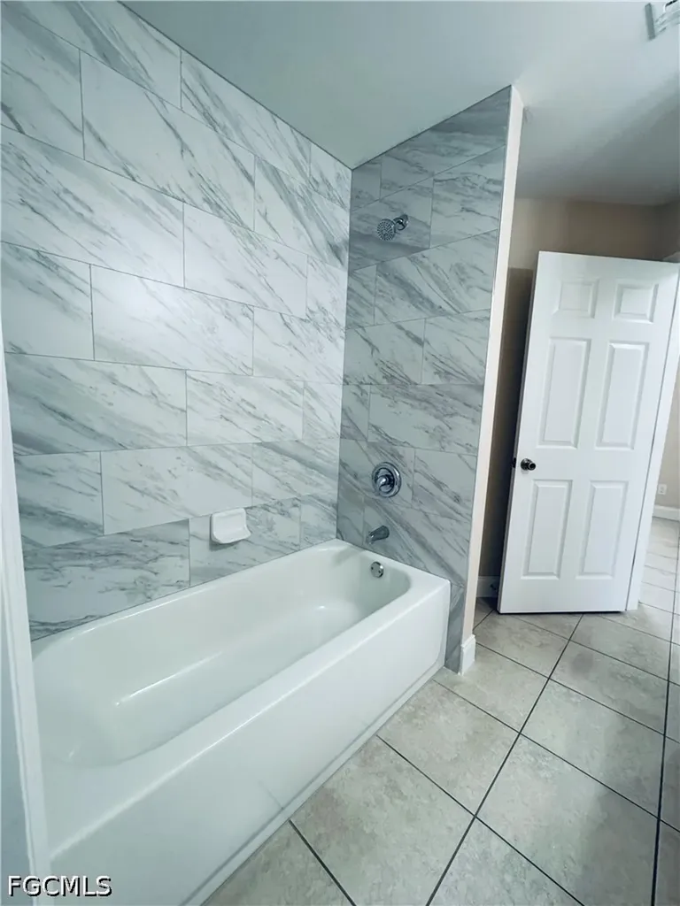 1140 NW 1st Avenue Cape Coral FL 33993