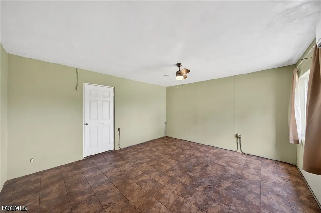 1129 SE 18th Terrace Cape Coral FL 33990