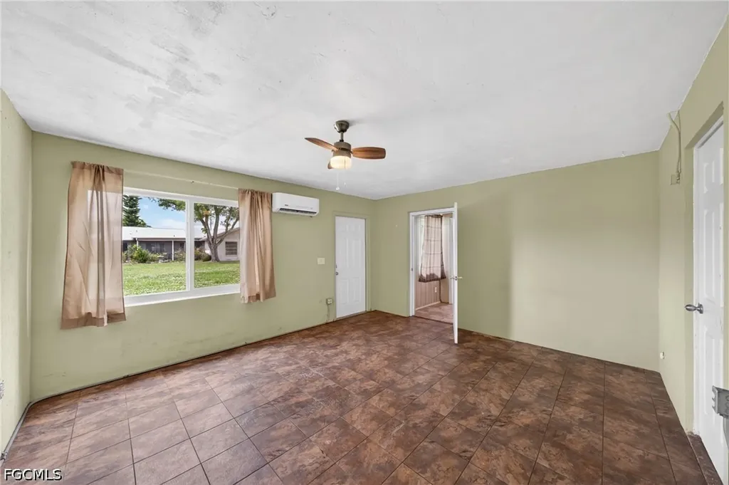 1129 SE 18th Terrace Cape Coral FL 33990