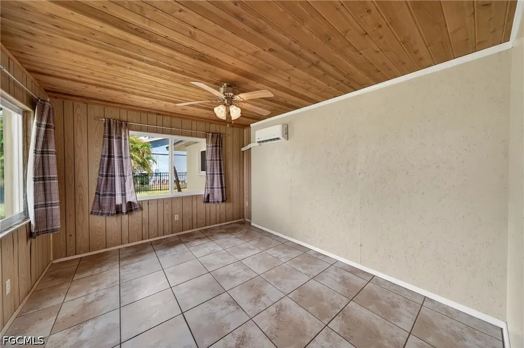 1129 SE 18th Terrace Cape Coral FL 33990