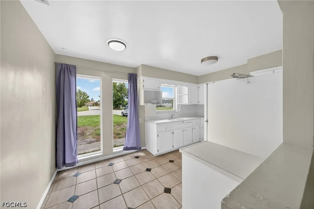 1129 SE 18th Terrace Cape Coral FL 33990