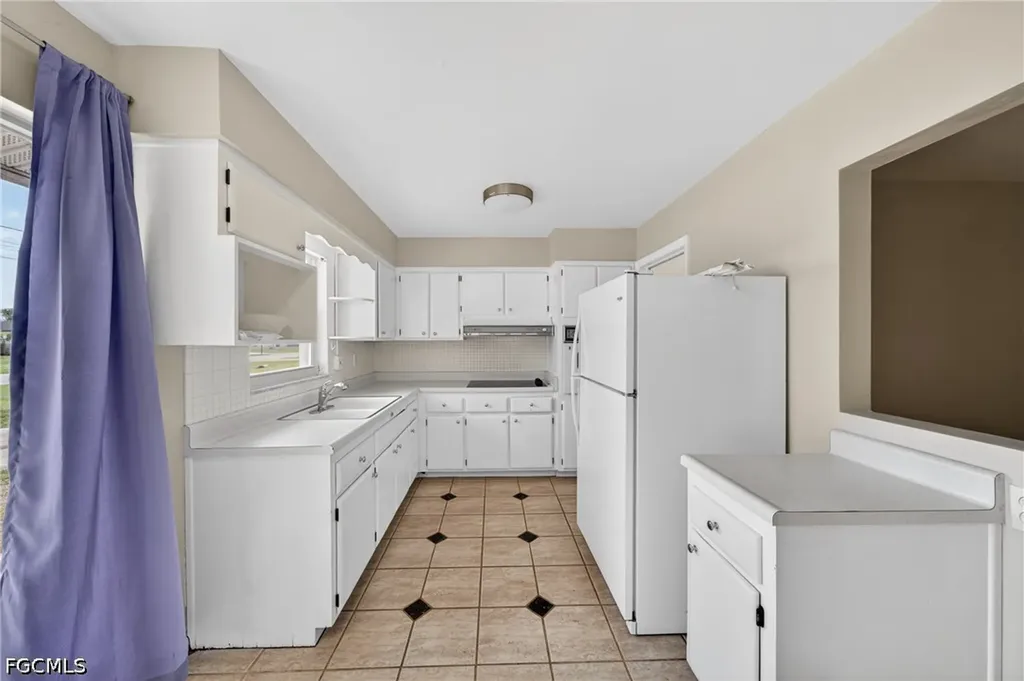 1129 SE 18th Terrace Cape Coral FL 33990