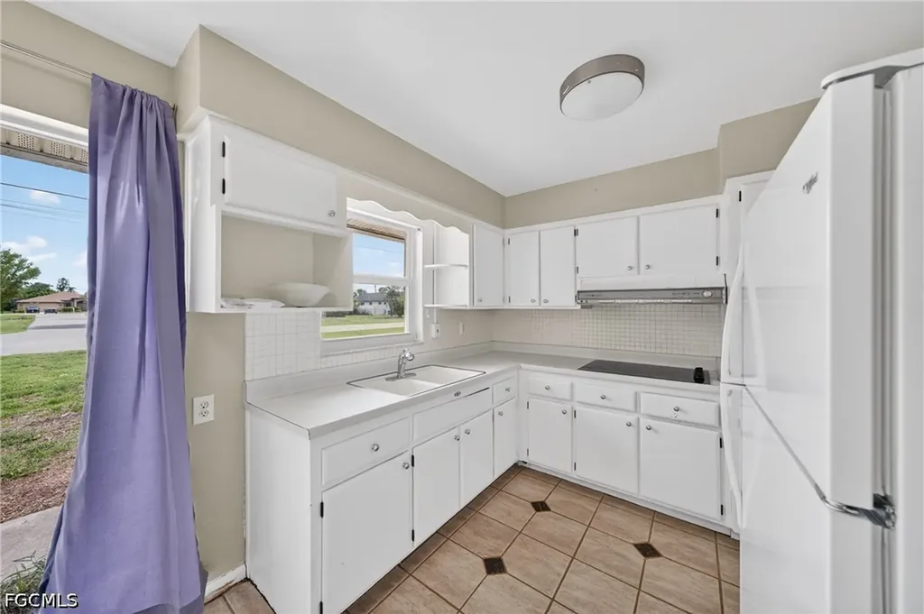 1129 SE 18th Terrace Cape Coral FL 33990