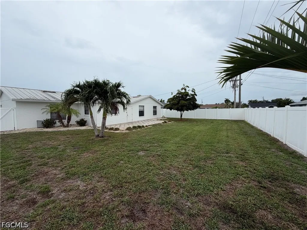 2121 SE 1st Terrace Cape Coral FL 33990