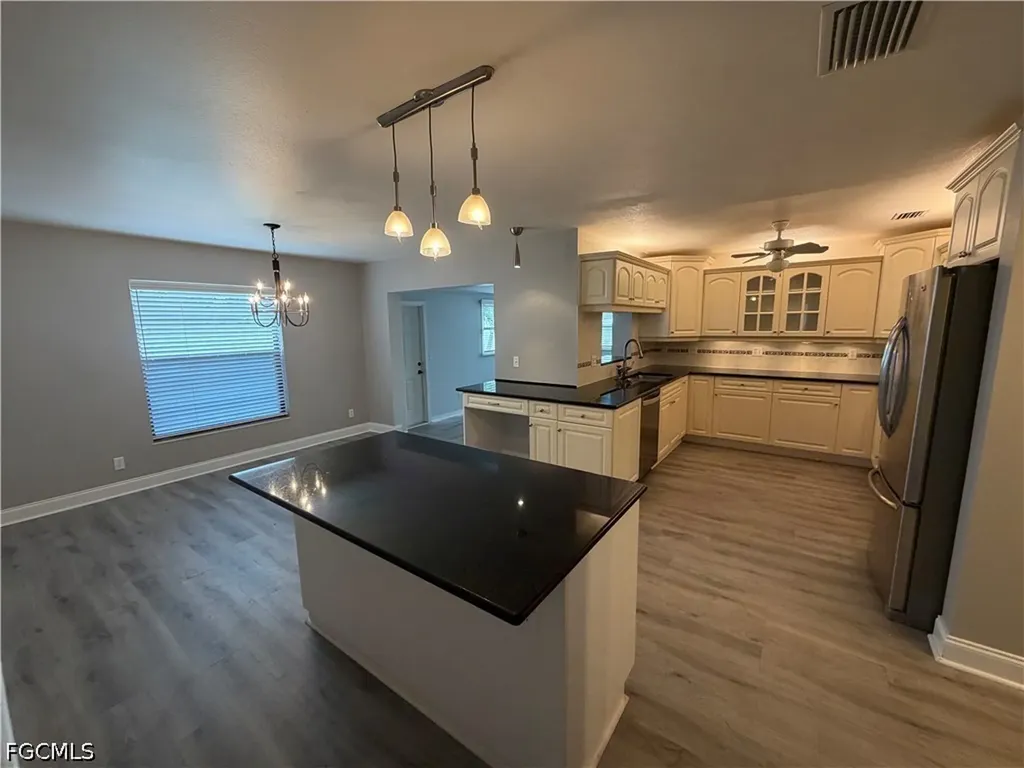 2121 SE 1st Terrace Cape Coral FL 33990
