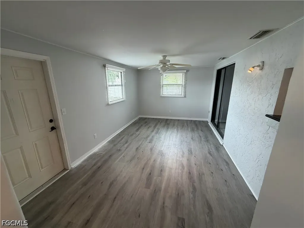 2121 SE 1st Terrace Cape Coral FL 33990