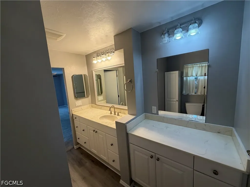 2121 SE 1st Terrace Cape Coral FL 33990