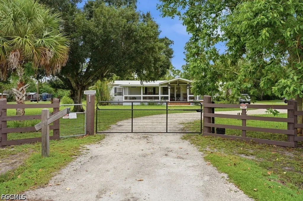 3700 Fort Adams Avenue Labelle FL 33935