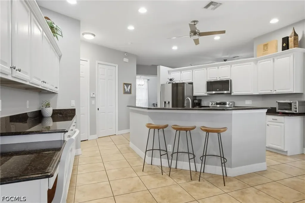 2400 SW 39th Terrace Cape Coral FL 33914