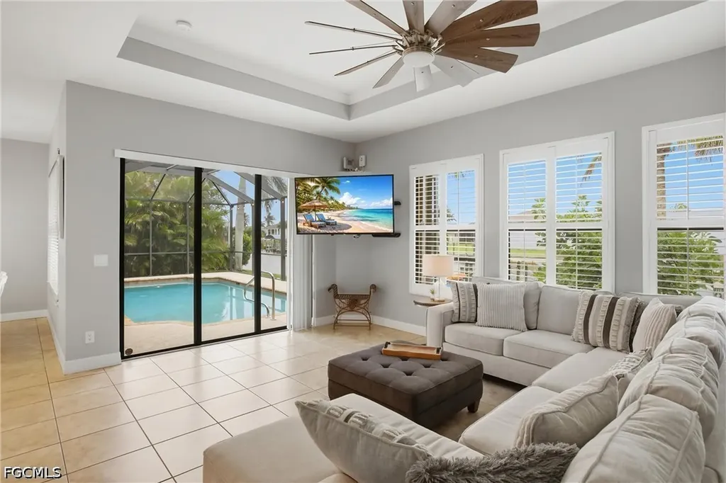 2400 SW 39th Terrace Cape Coral FL 33914