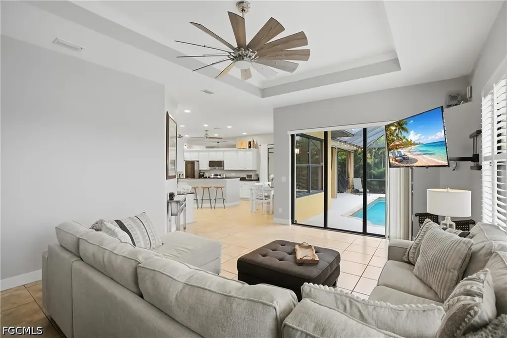 2400 SW 39th Terrace Cape Coral FL 33914