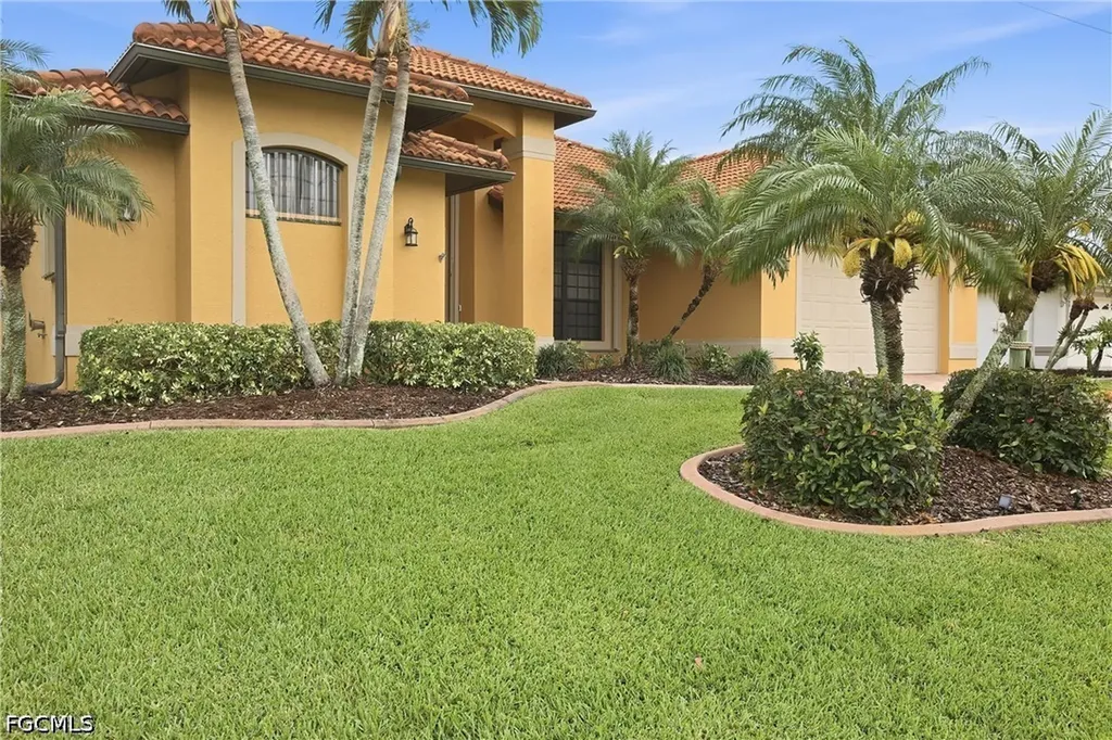 2400 SW 39th Terrace Cape Coral FL 33914