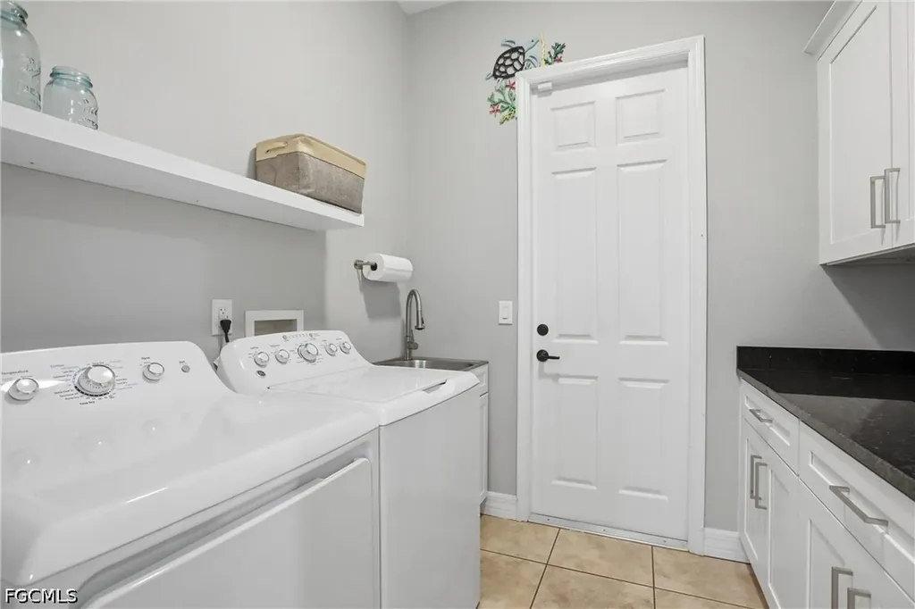 2400 SW 39th Terrace Cape Coral FL 33914
