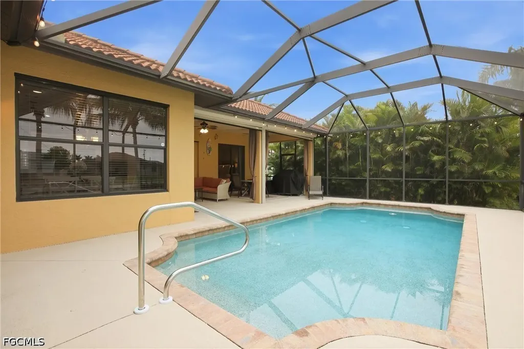 2400 SW 39th Terrace Cape Coral FL 33914