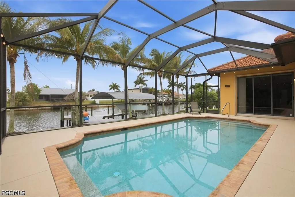 2400 SW 39th Terrace Cape Coral FL 33914