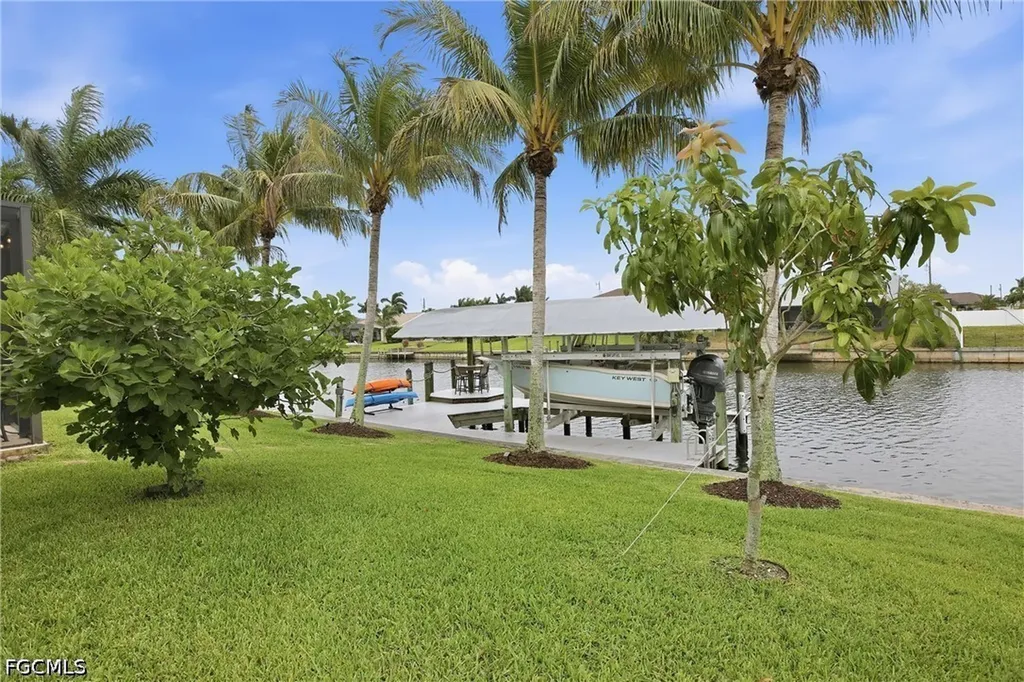2400 SW 39th Terrace Cape Coral FL 33914
