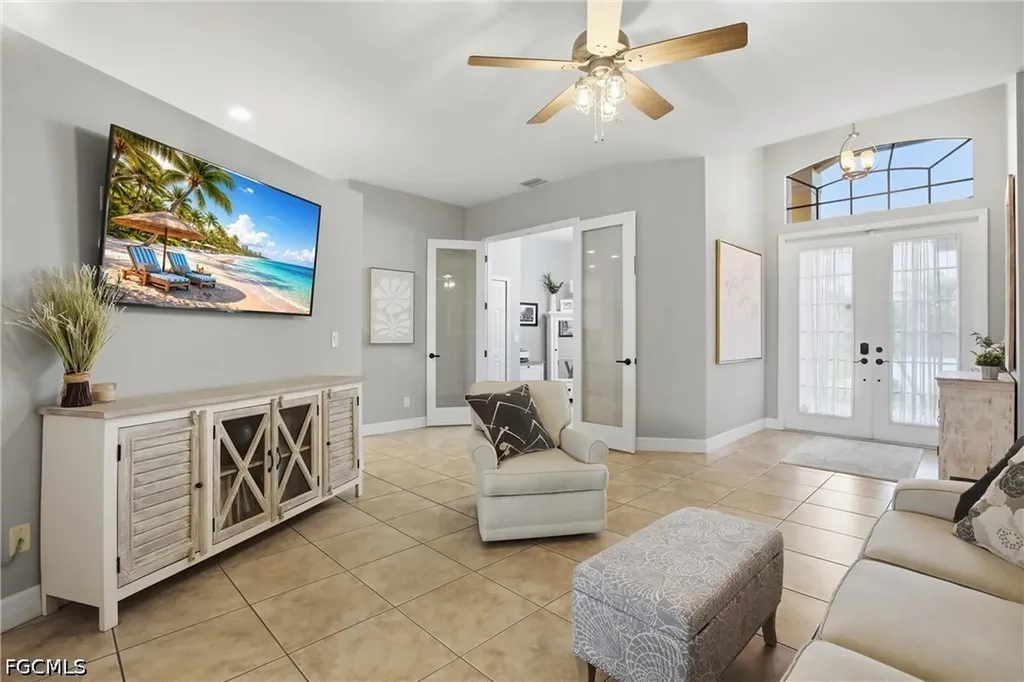2400 SW 39th Terrace Cape Coral FL 33914