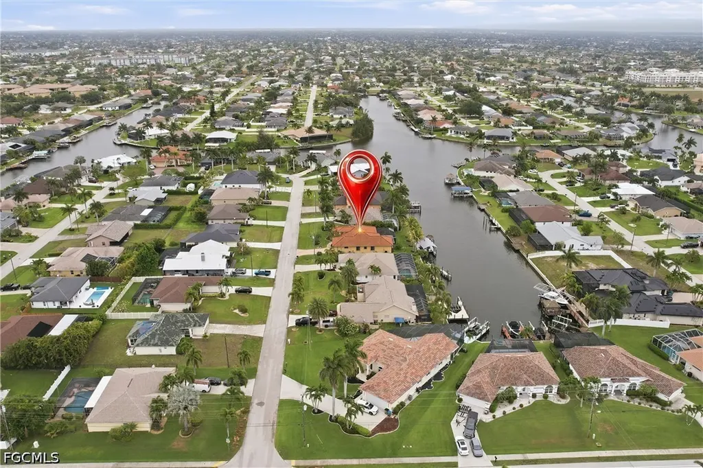 2400 SW 39th Terrace Cape Coral FL 33914