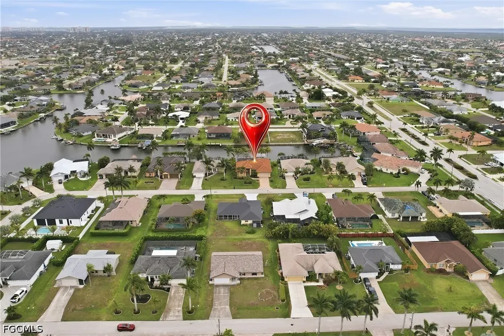 2400 SW 39th Terrace Cape Coral FL 33914