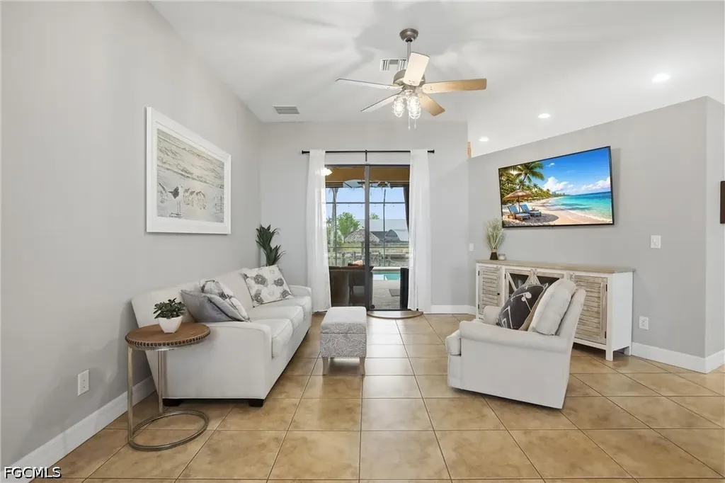 2400 SW 39th Terrace Cape Coral FL 33914