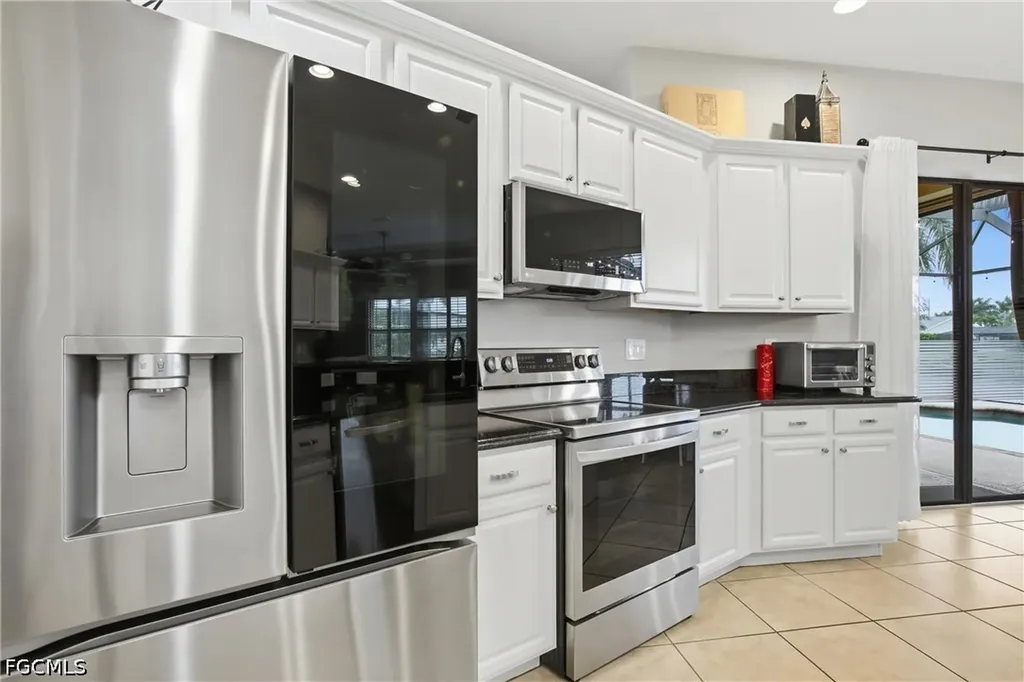 2400 SW 39th Terrace Cape Coral FL 33914