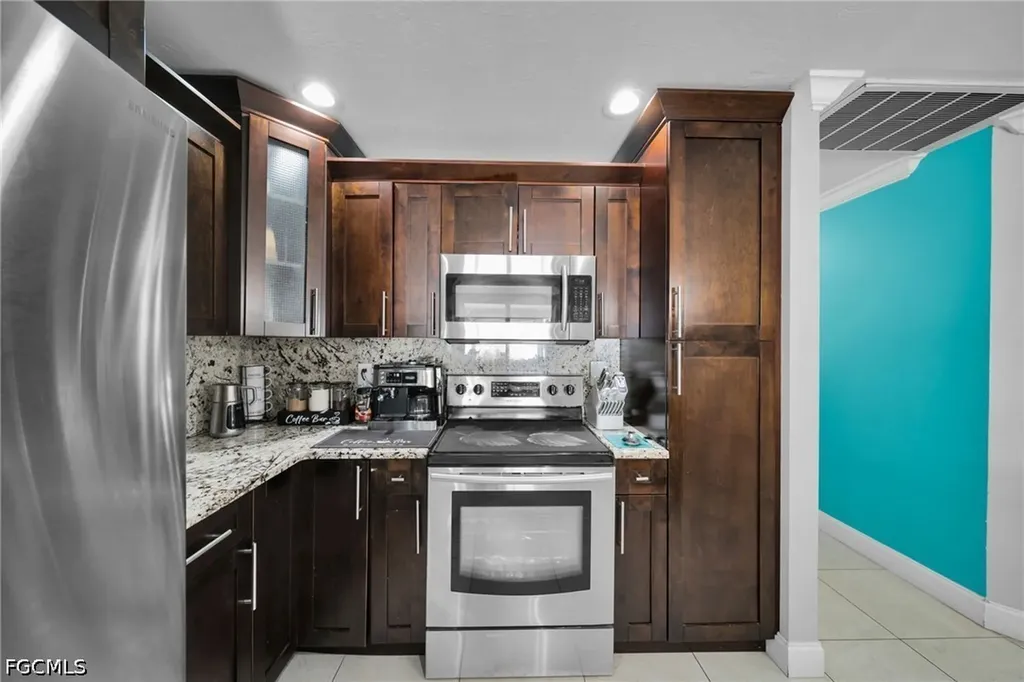 3221 SW 11th Place Cape Coral FL 33914