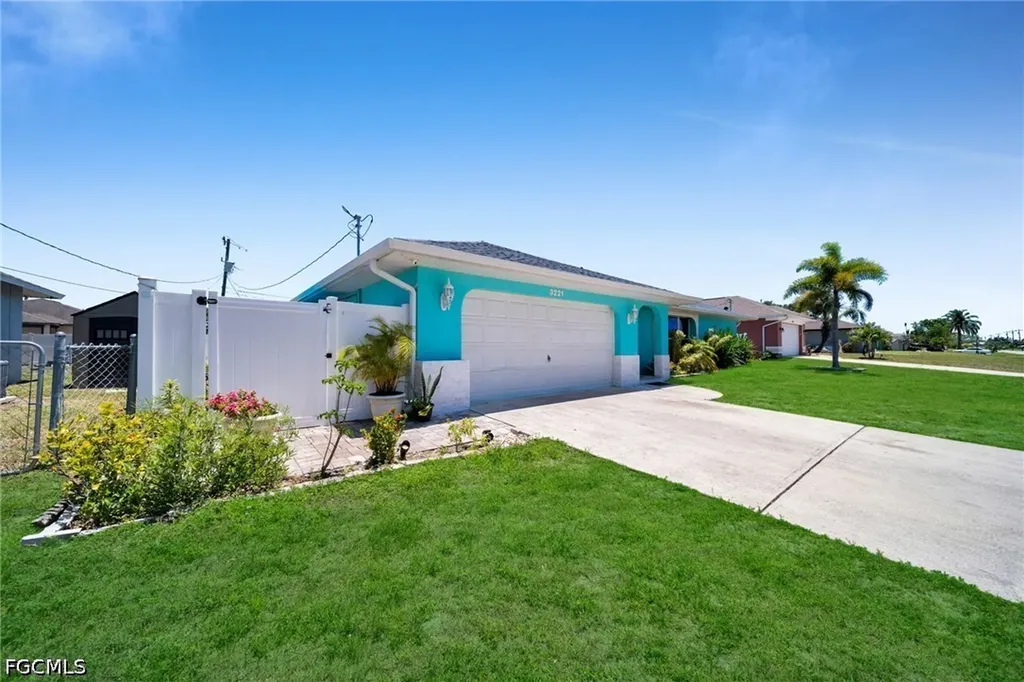 3221 SW 11th Place Cape Coral FL 33914