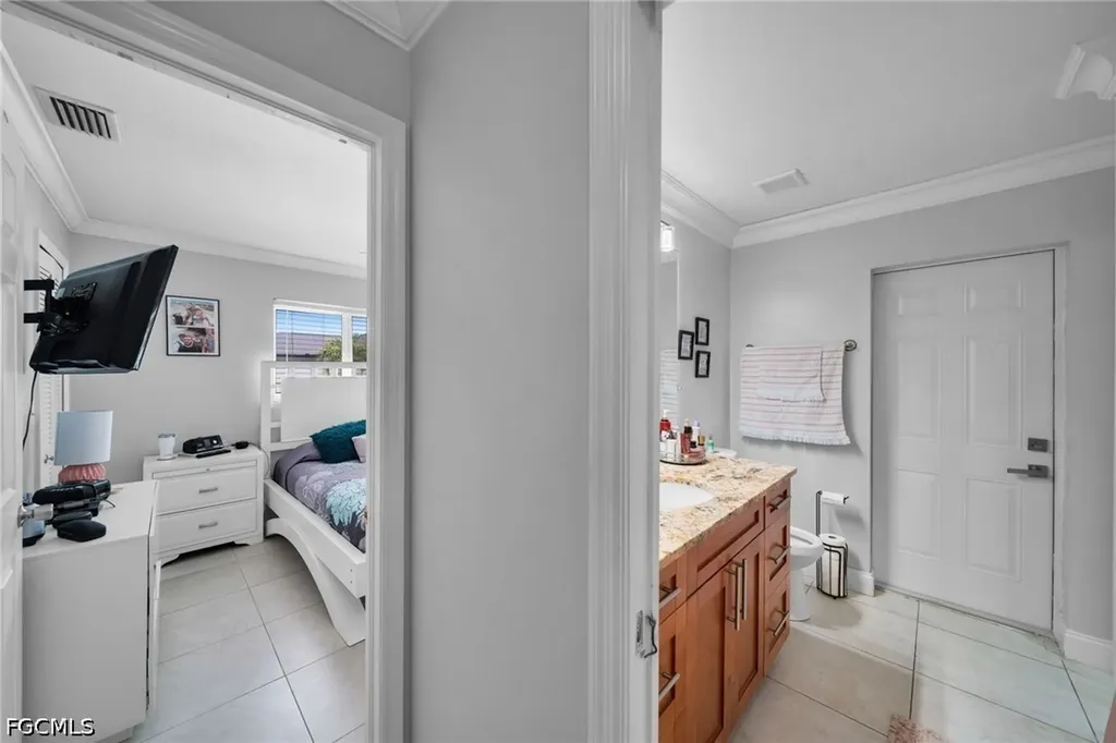 3221 SW 11th Place Cape Coral FL 33914