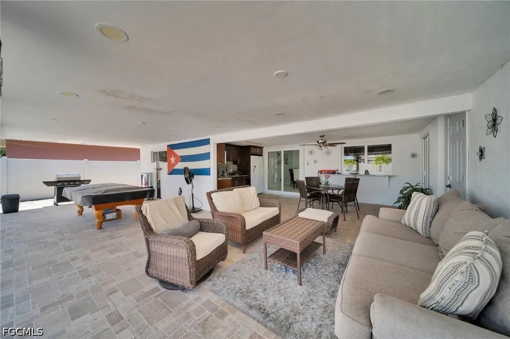 3221 SW 11th Place Cape Coral FL 33914