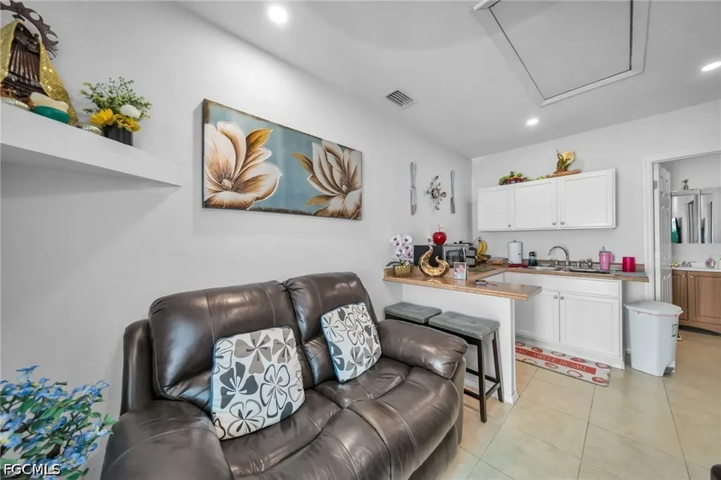 3221 SW 11th Place Cape Coral FL 33914