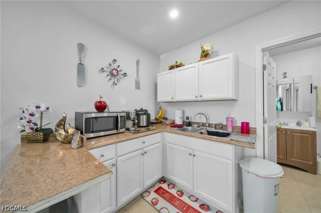 3221 SW 11th Place Cape Coral FL 33914