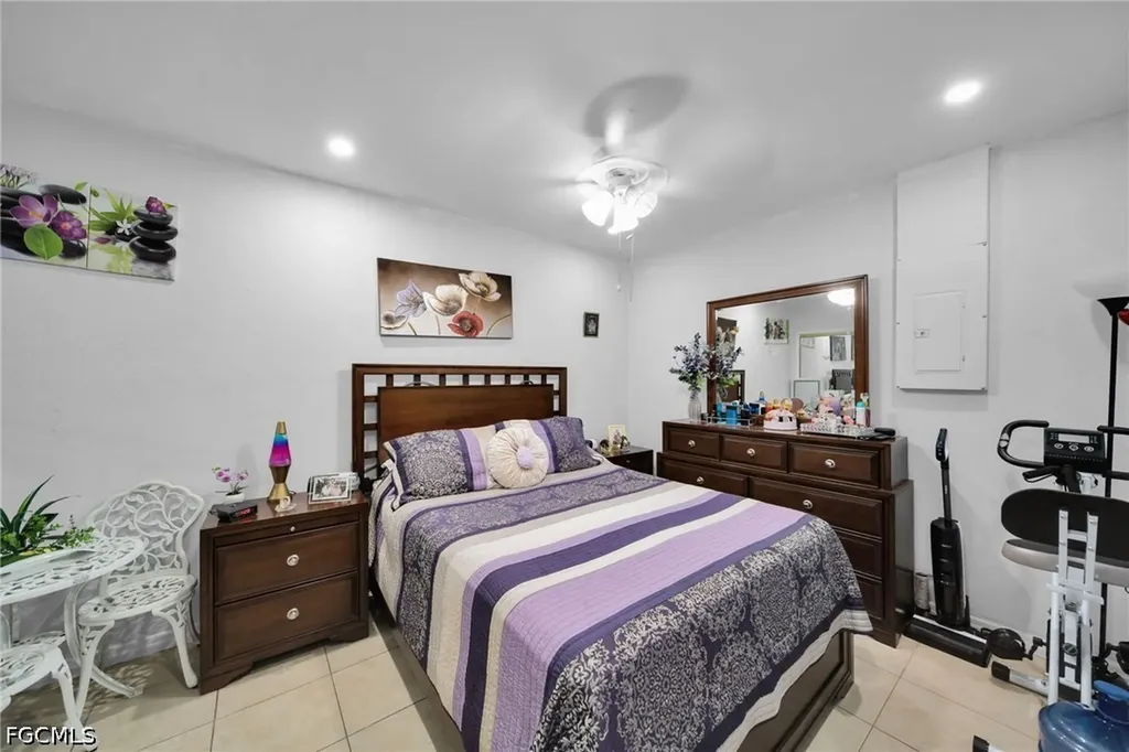 3221 SW 11th Place Cape Coral FL 33914