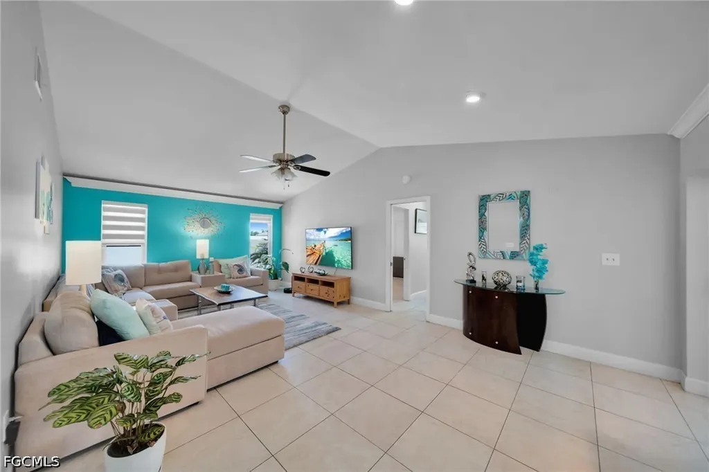 3221 SW 11th Place Cape Coral FL 33914
