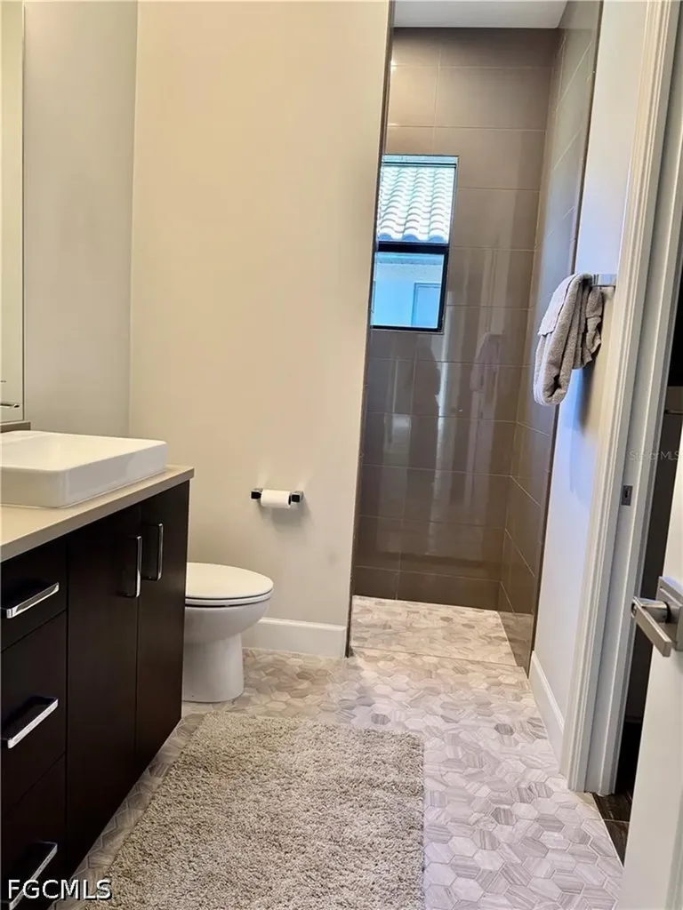 8533 S Lake Circle Fort Myers FL 33908