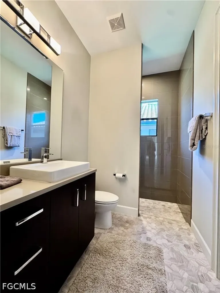 8533 S Lake Circle Fort Myers FL 33908