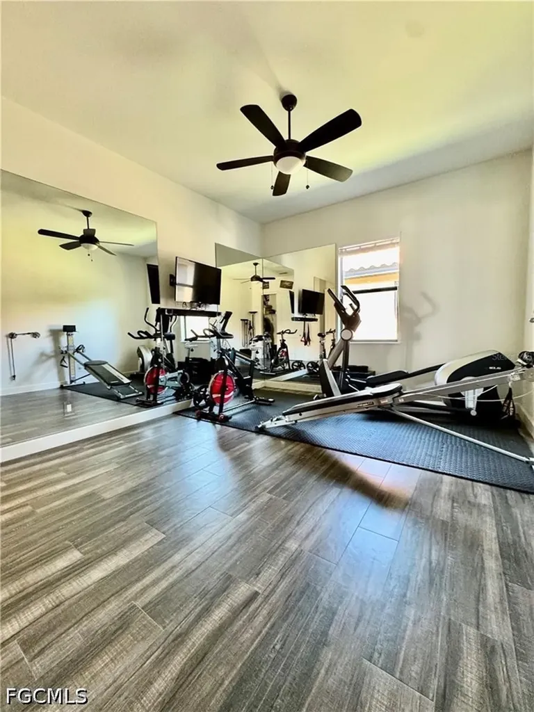 8533 S Lake Circle Fort Myers FL 33908