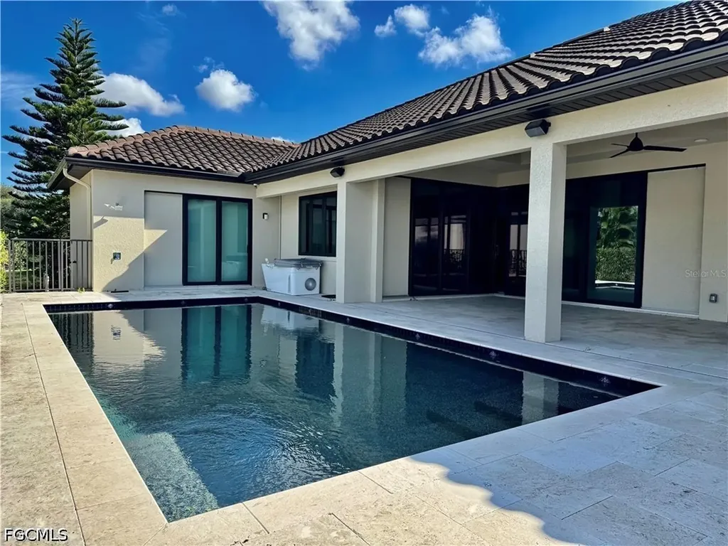 8533 S Lake Circle Fort Myers FL 33908