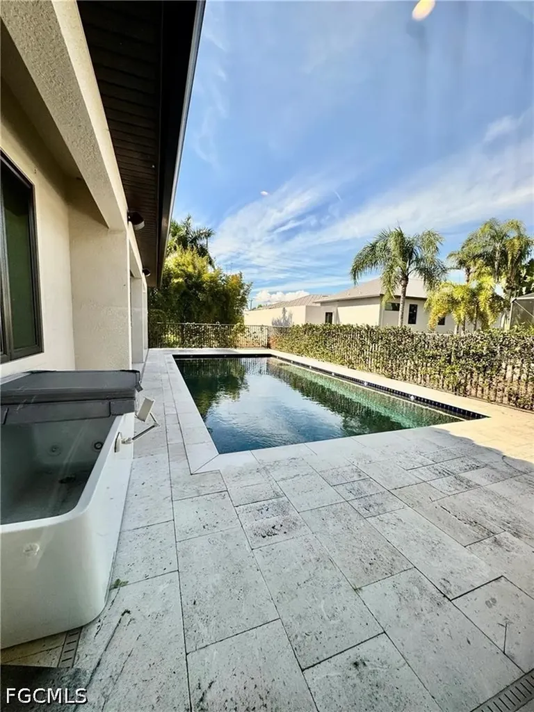 8533 S Lake Circle Fort Myers FL 33908