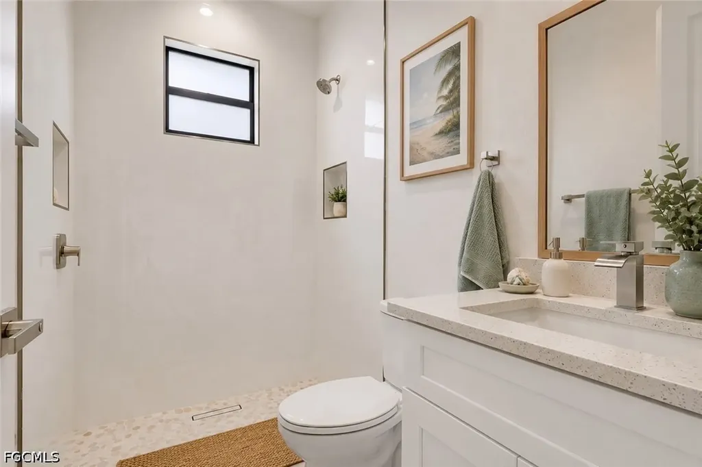 2204 NE 14th Place Cape Coral FL 33909