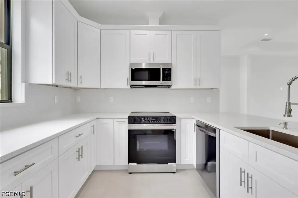 2204 NE 14th Place Cape Coral FL 33909
