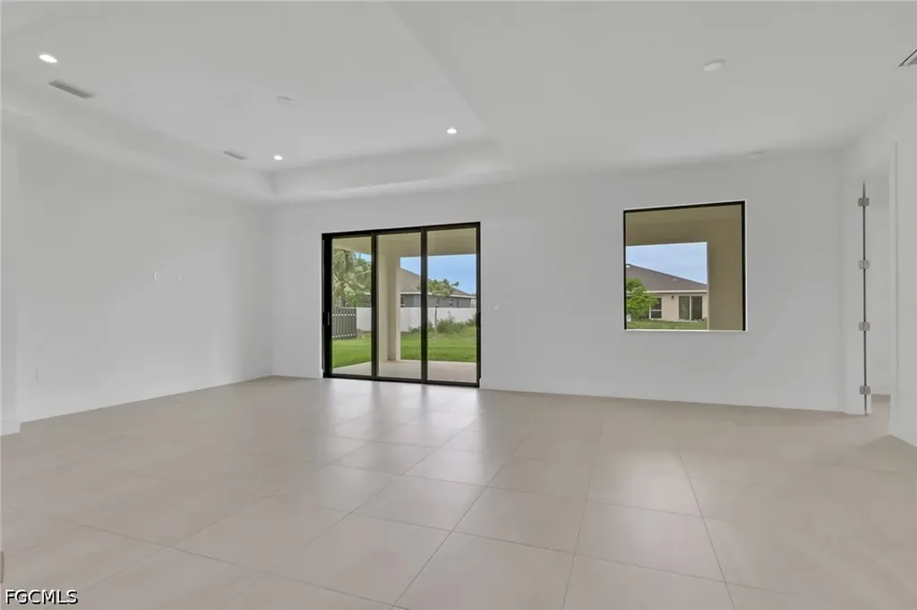 2204 NE 14th Place Cape Coral FL 33909