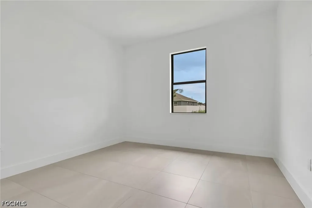 2204 NE 14th Place Cape Coral FL 33909