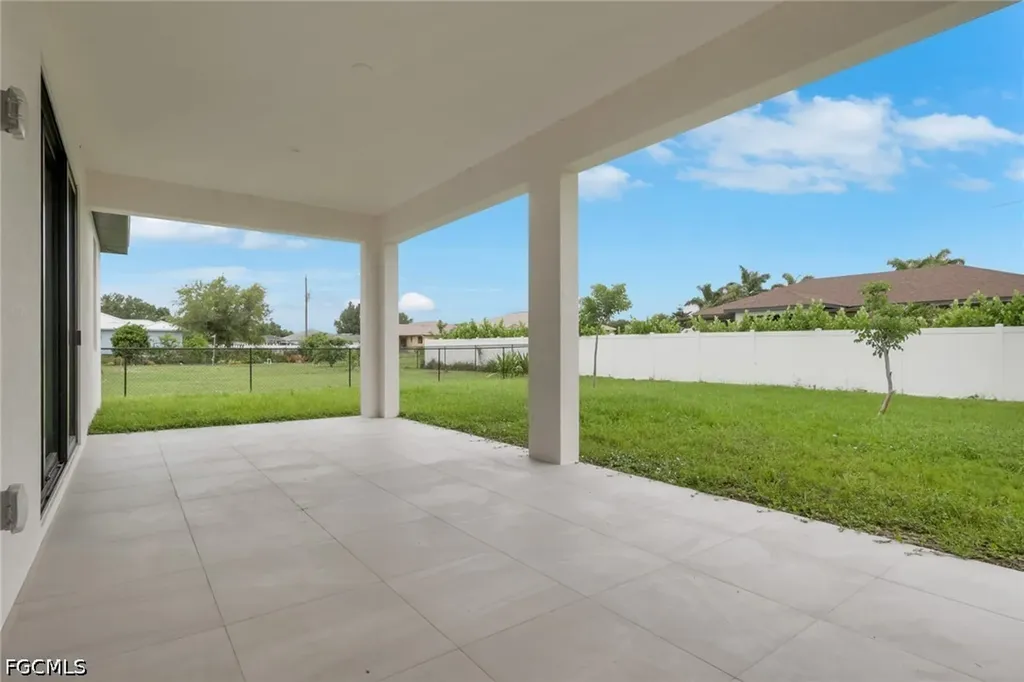 2204 NE 14th Place Cape Coral FL 33909