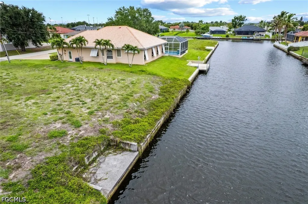 520 SW 43rd Terrace Cape Coral FL 33914