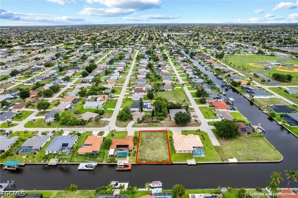 520 SW 43rd Terrace Cape Coral FL 33914