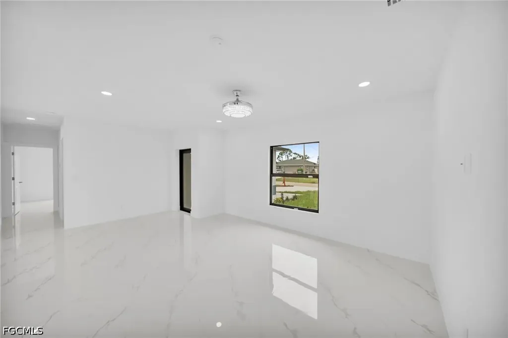 3721 NE 11th Place Cape Coral FL 33909